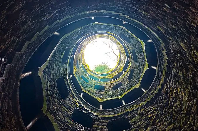 View from the bottom of the Initiation Well up to the daylight